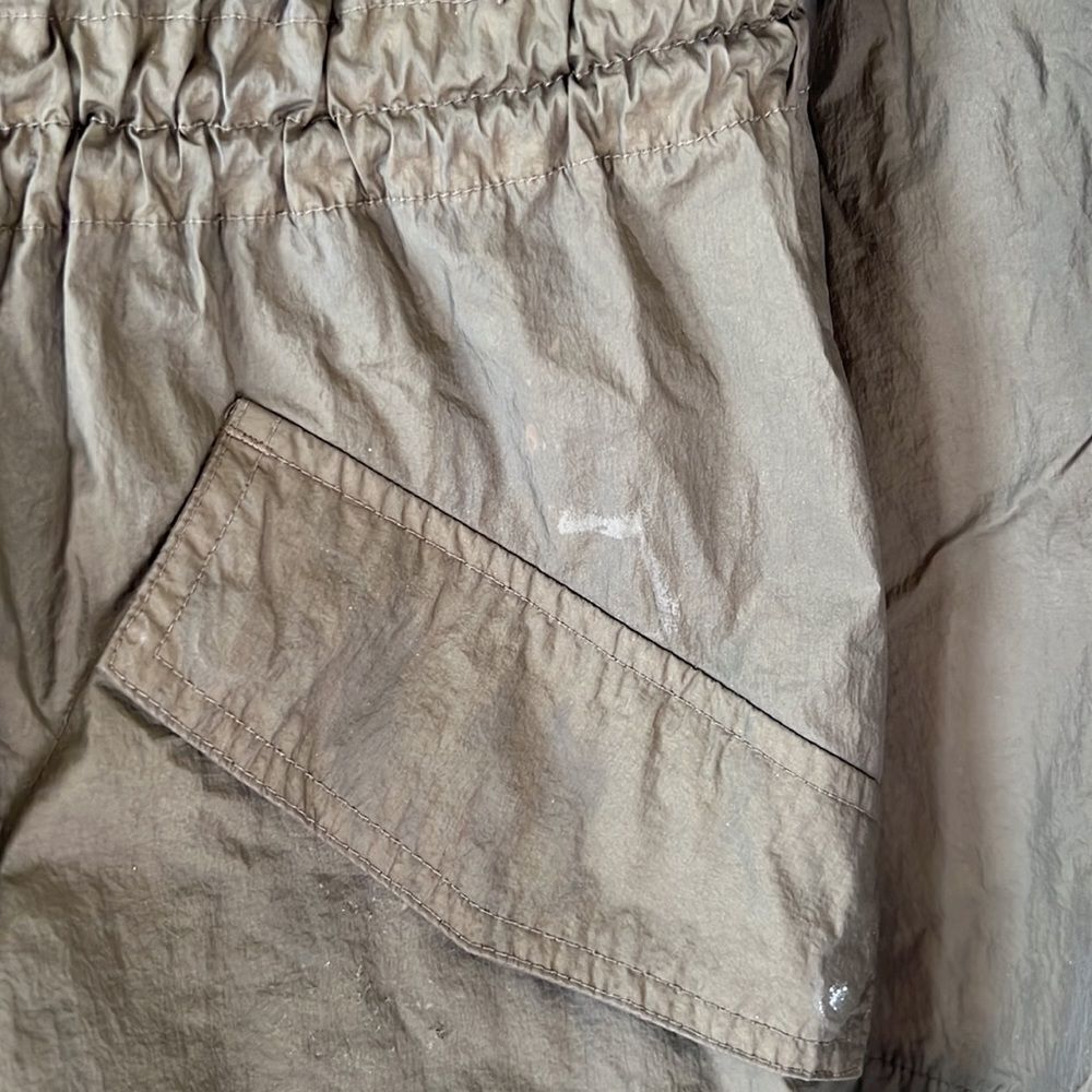 Hunter Ultra Lightweight Windbreaker *damaged* - Picture 3 of 9